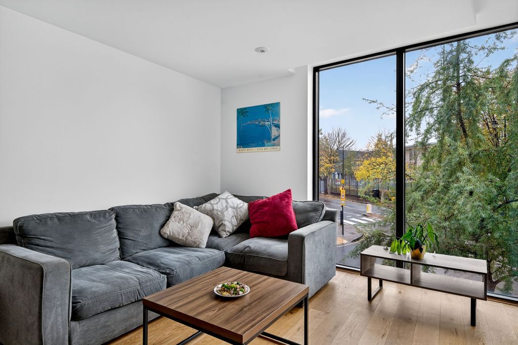 Property photo 3 of 21