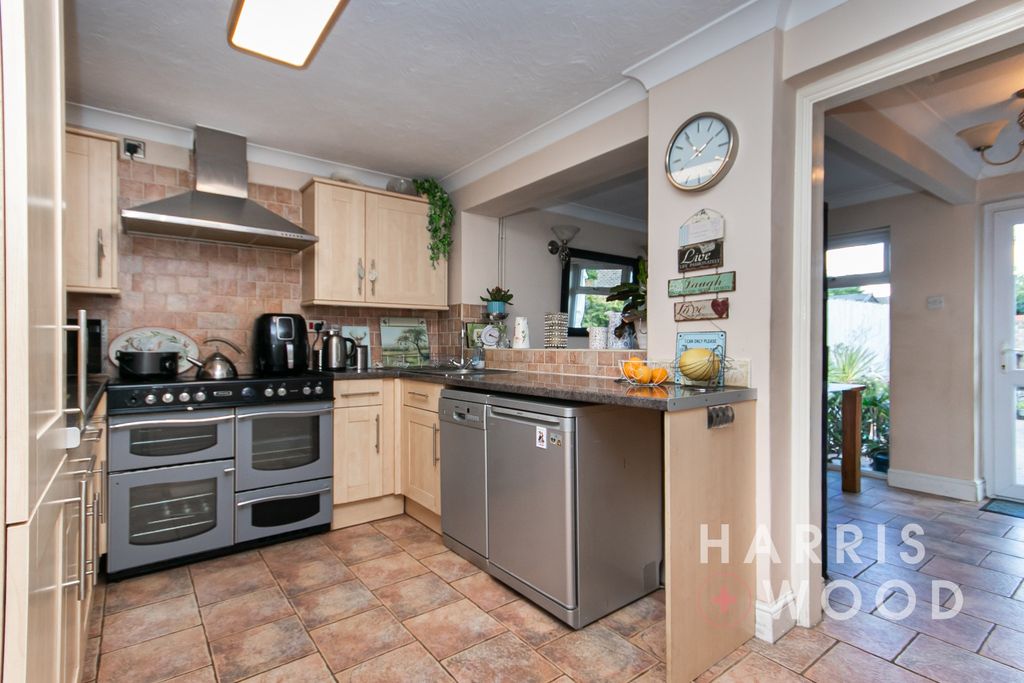 Property photo 2 of 20 4556481