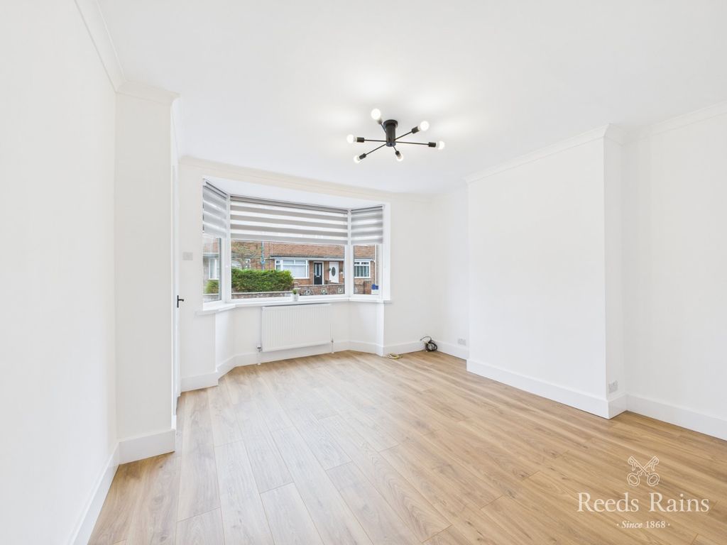 Property photo 3 of 20 Sitting Room