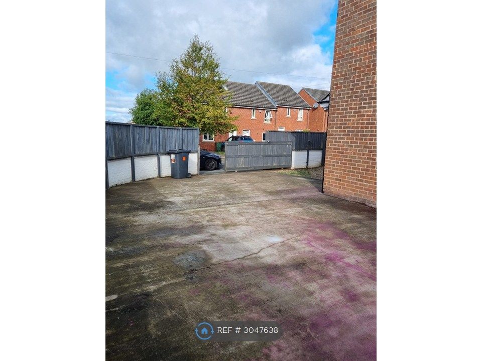 Property photo 3 of 35