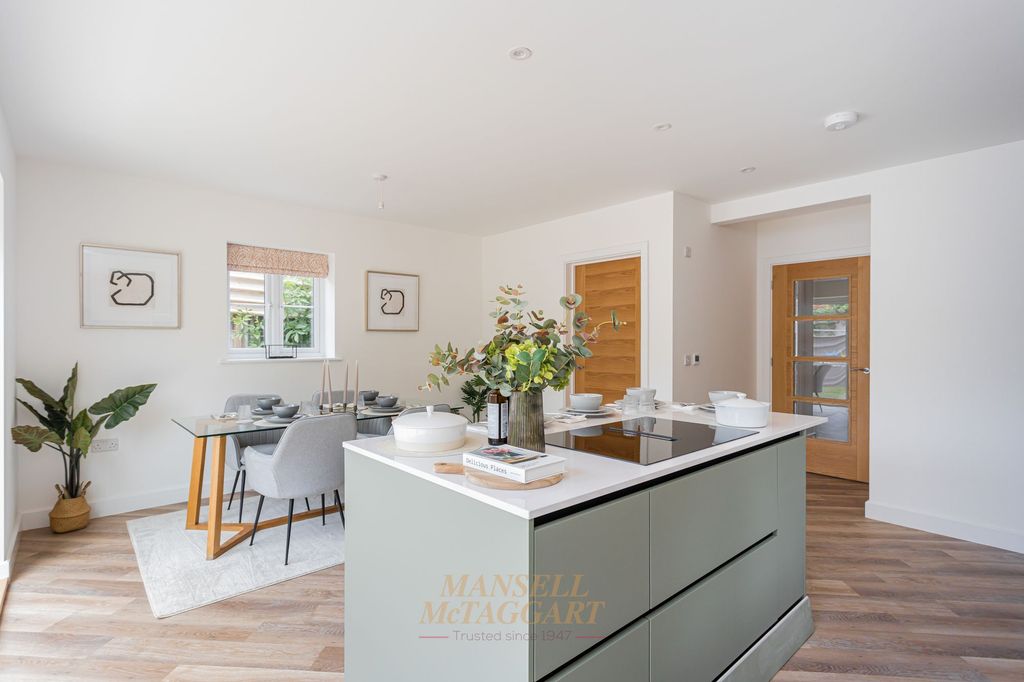 Property photo 2 of 34