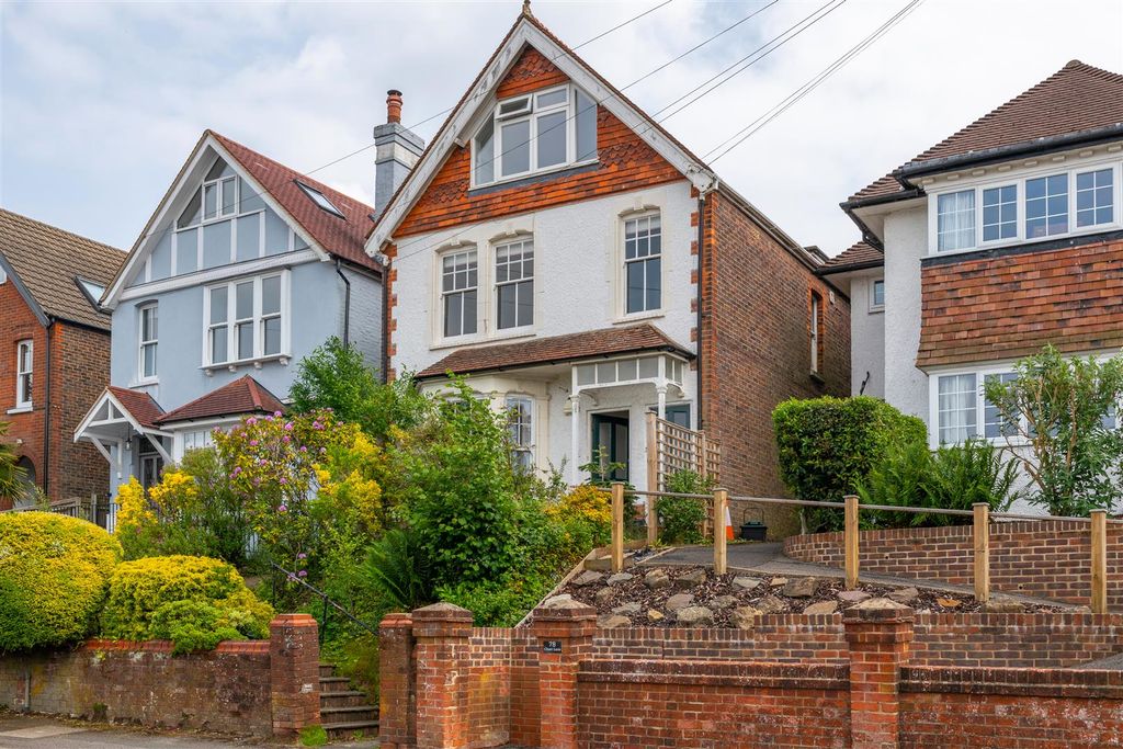 Property photo 1 of 14 Flat 1 80 Chart Lane Externals-5.Jpg