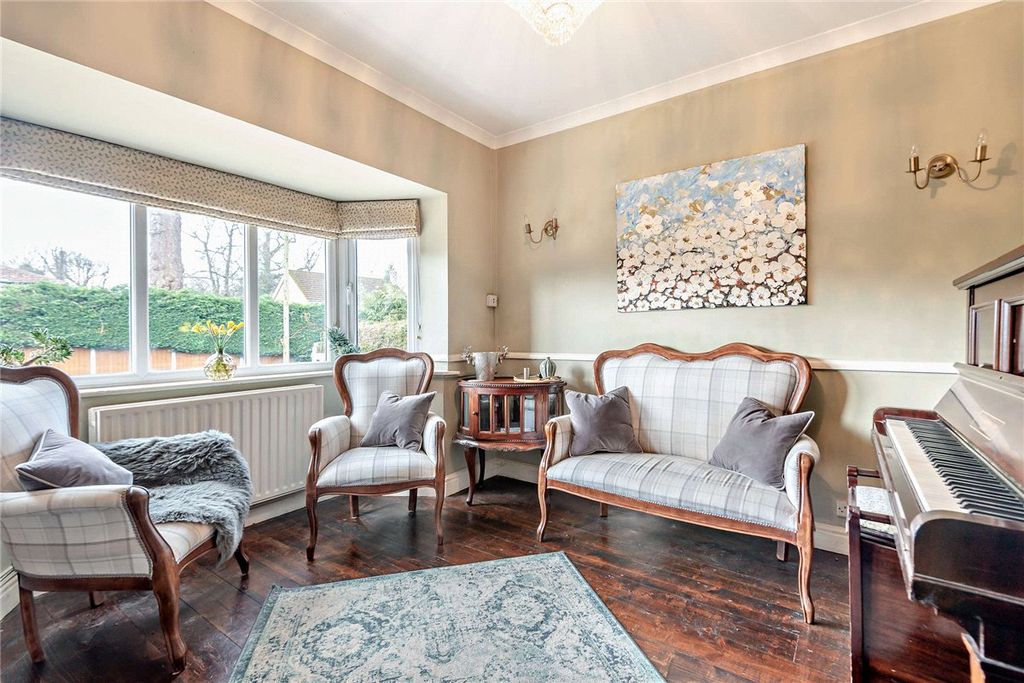 Property photo 2 of 25 Picture No. 13