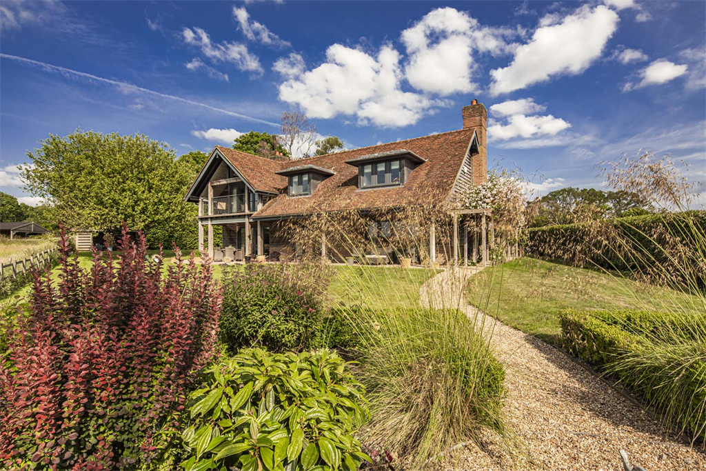 Property photo 2 of 25