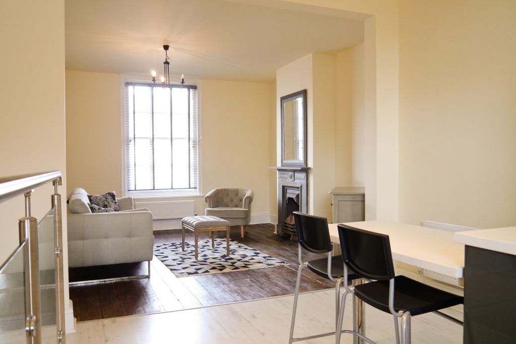 Property photo 1 of 12 P101
