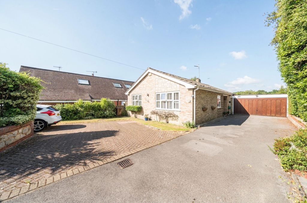 Property photo 1 of 28 1298544-54-683046...