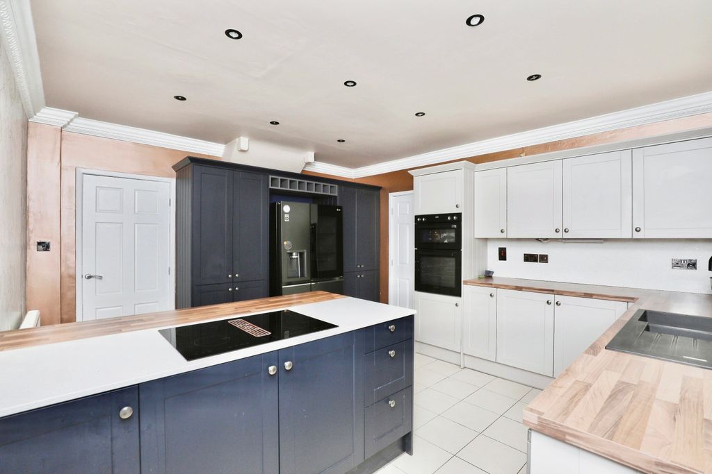 Property photo 3 of 17 Photography