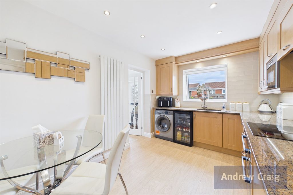 Property photo 3 of 14 Kitchen Diner