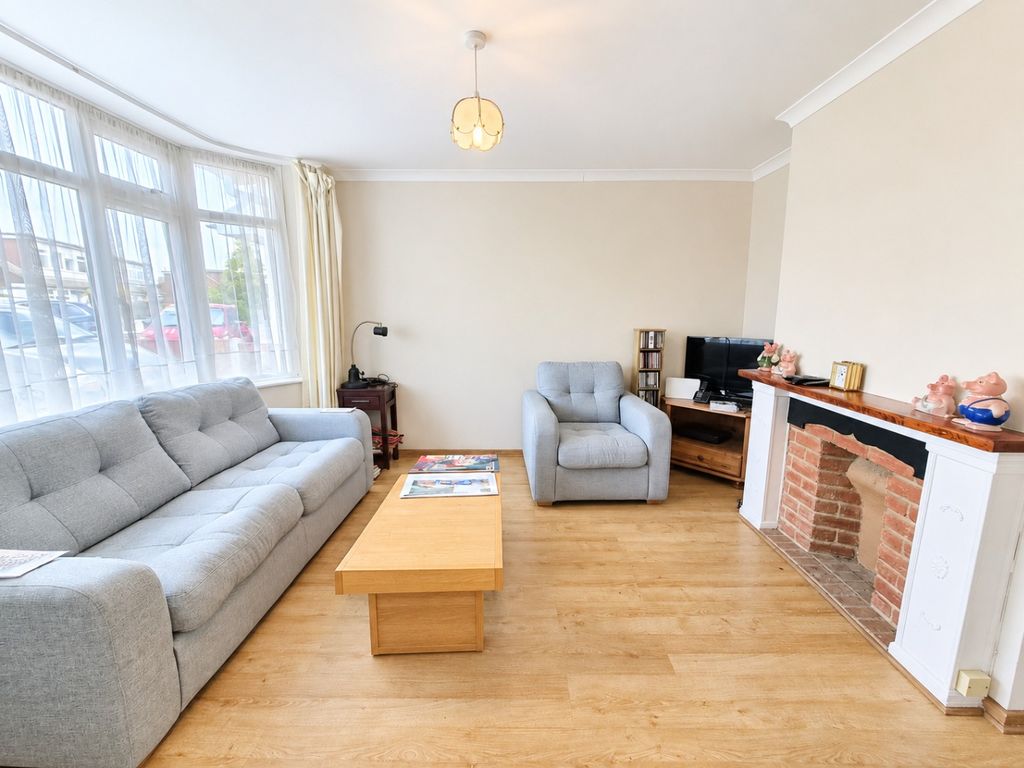 Property photo 2 of 15 5286293