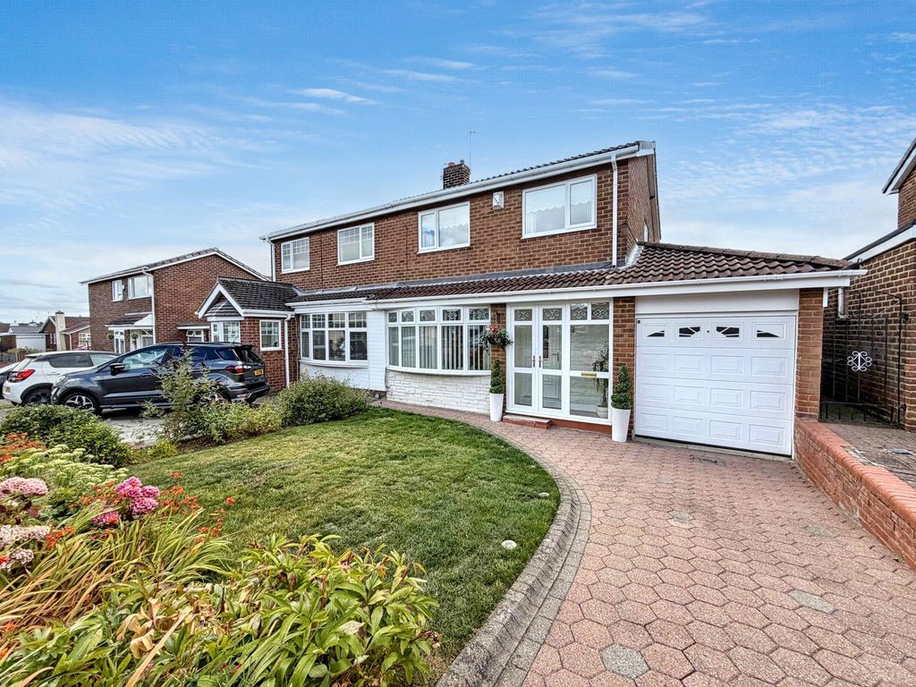 Property photo 1 of 32