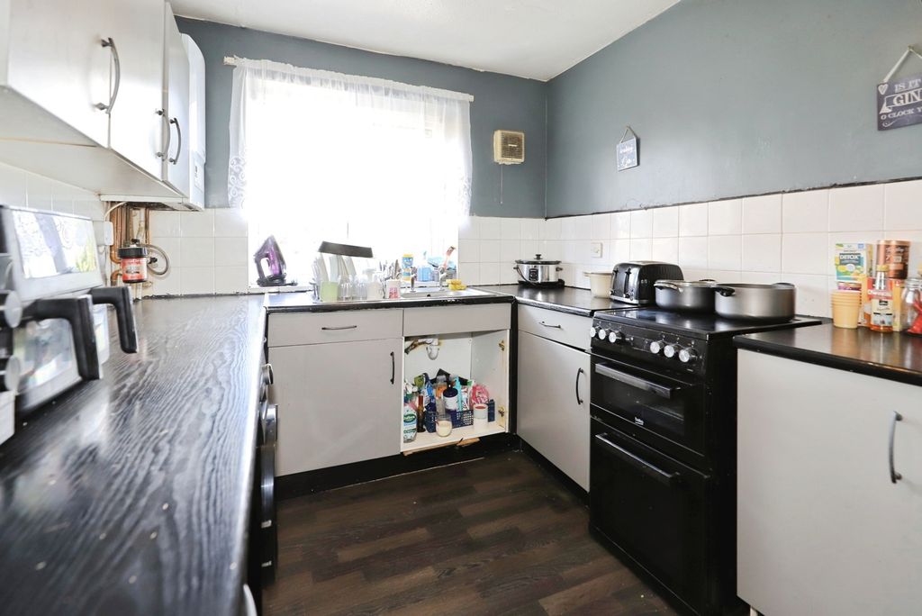 Property photo 2 of 16 Pbox-Img.Jpg