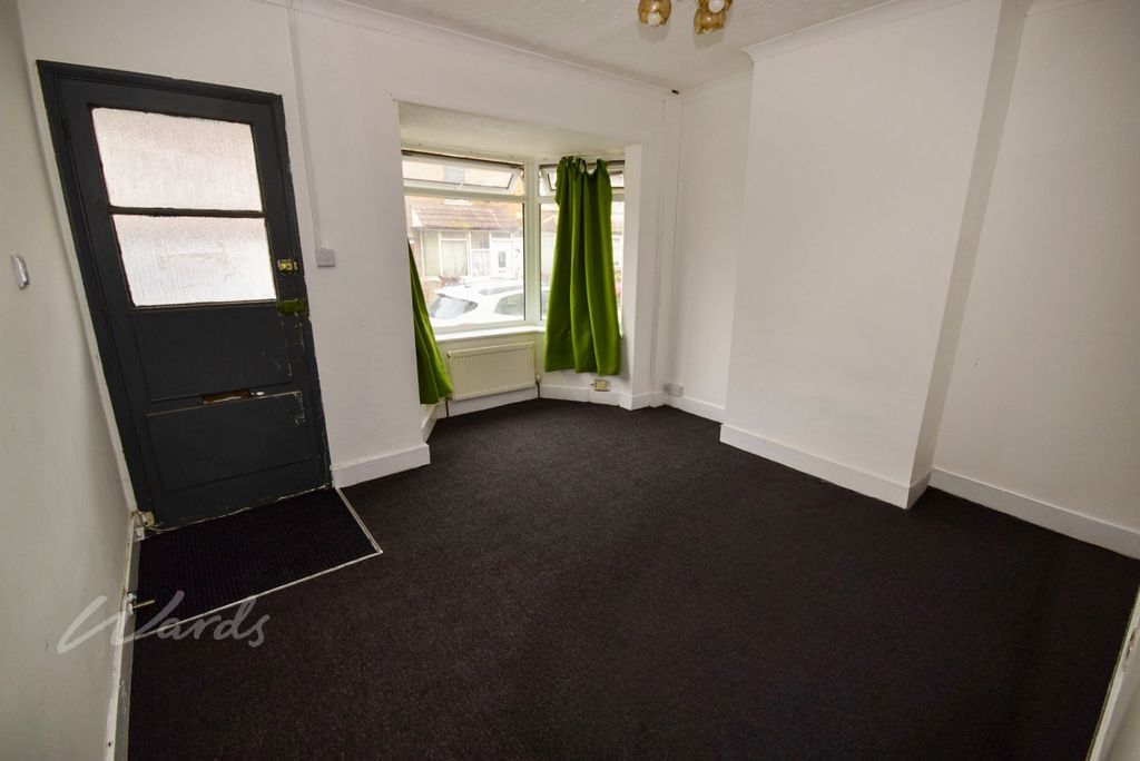 Property photo 3 of 9 Charter Loiunge