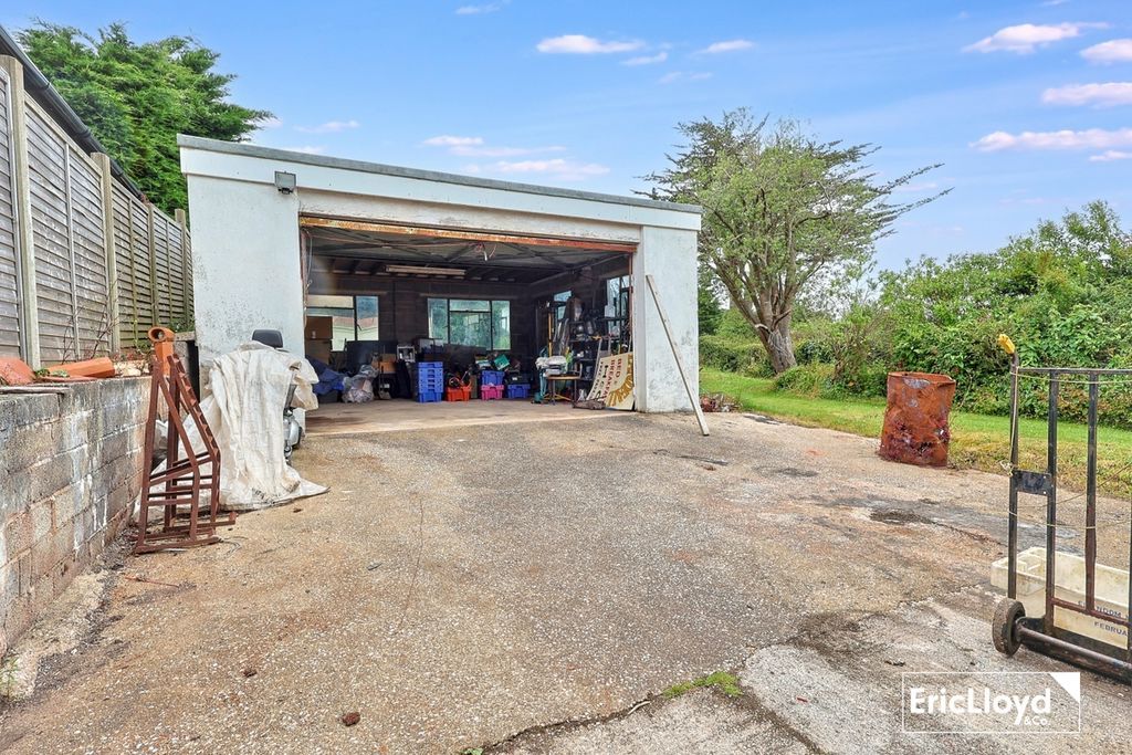 Property photo 2 of 12 Photo 6