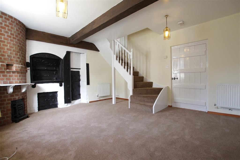 Property photo 3 of 7 Living Room