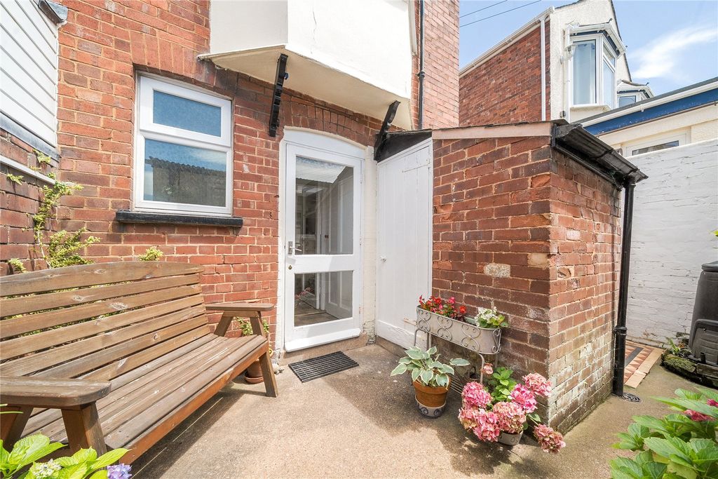 Property photo 2 of 15 Courtyard