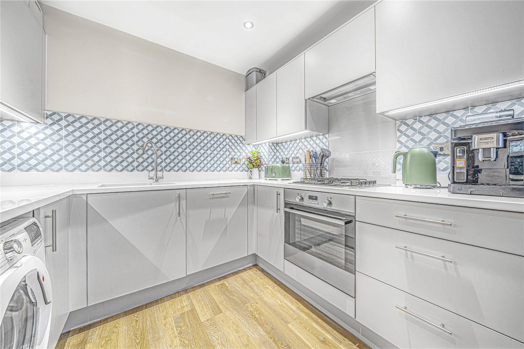 Property photo 3 of 23 Picture No. 14