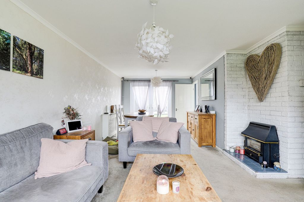 Property photo 2 of 24