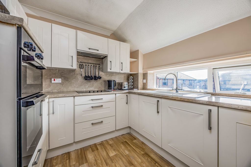 Property photo 3 of 18 Photo 6