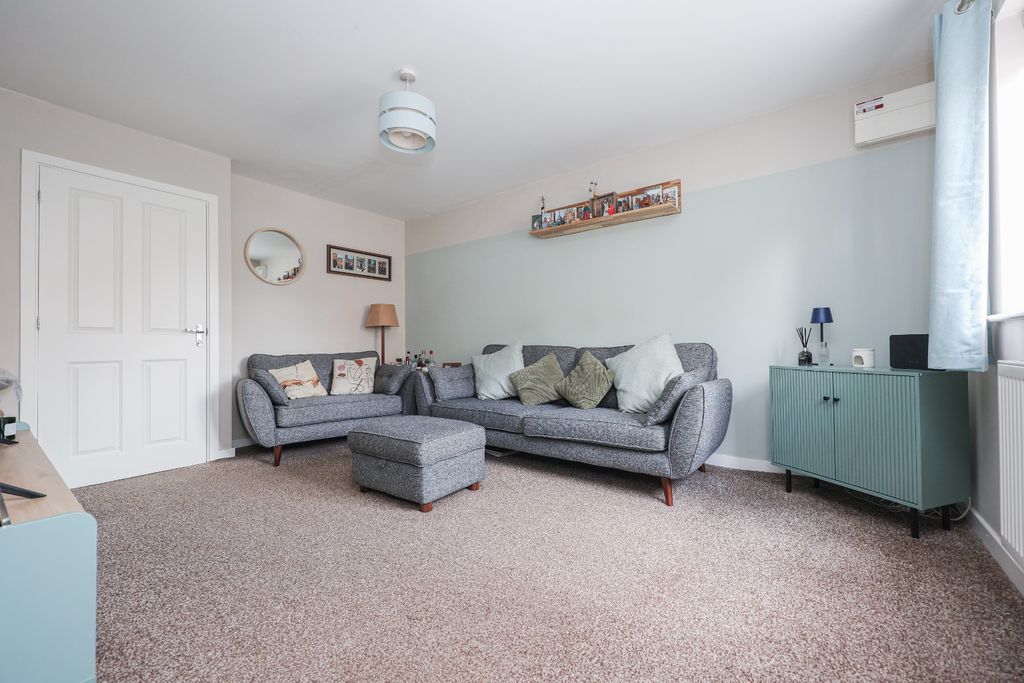 Property photo 3 of 21 5158323