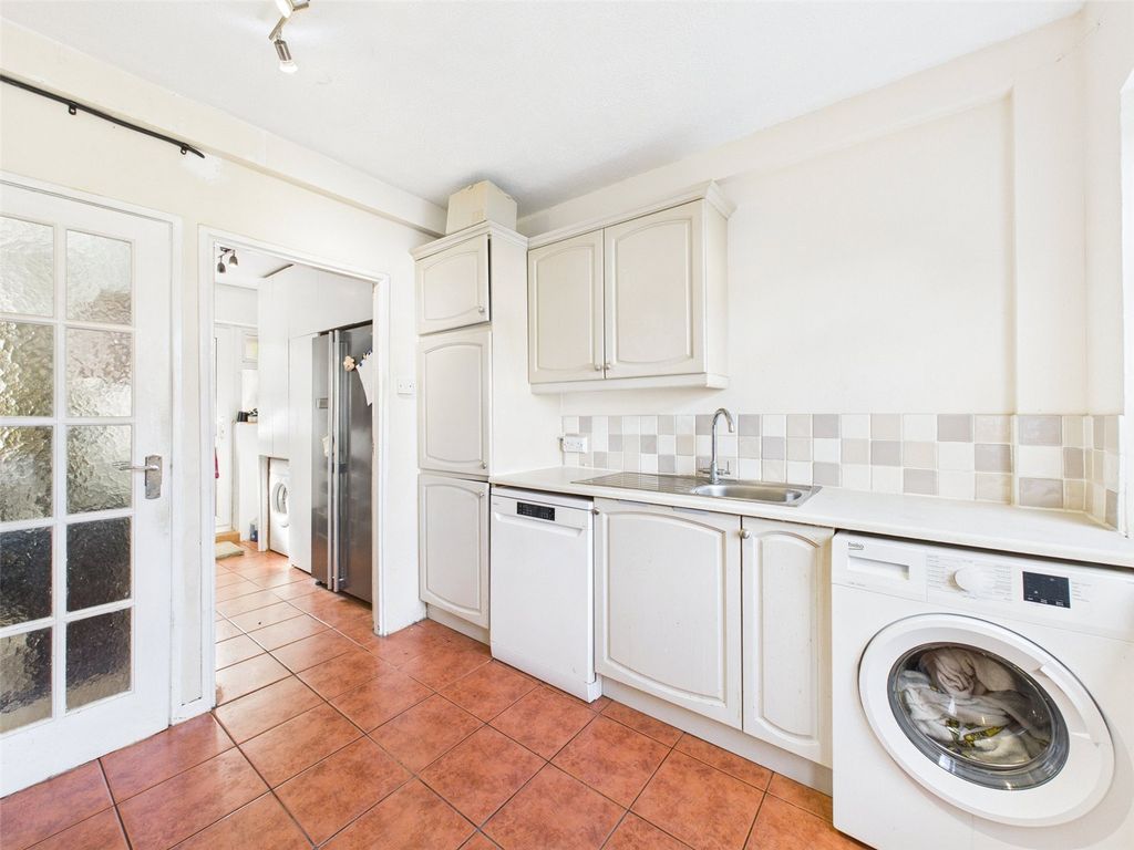Property photo 3 of 9 Picture No. 24