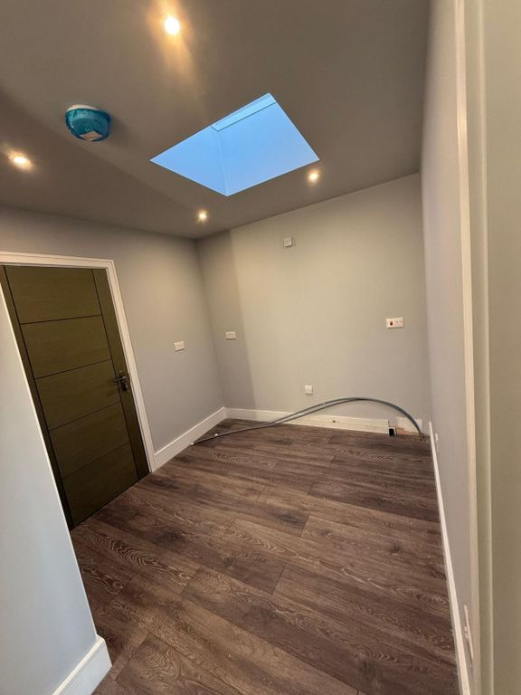 Property photo 2 of 7 Gallery