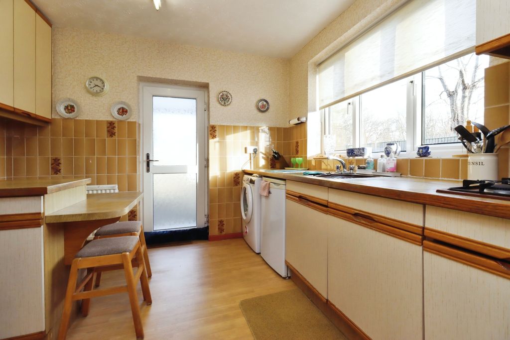 Property photo 3 of 15 Kitchen