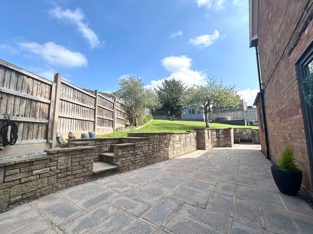 Property photo 2 of 39