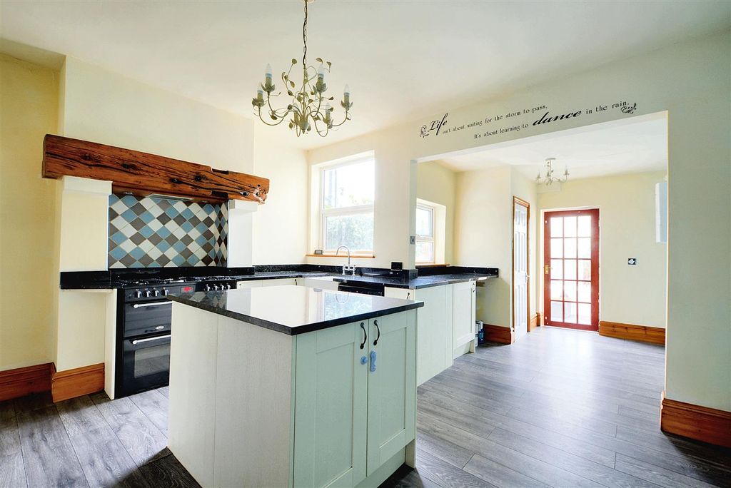 Property photo 3 of 25 Kitchen Diner_3.Jpeg
