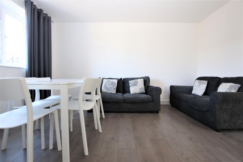 Property photo 2 of 16 Living Room