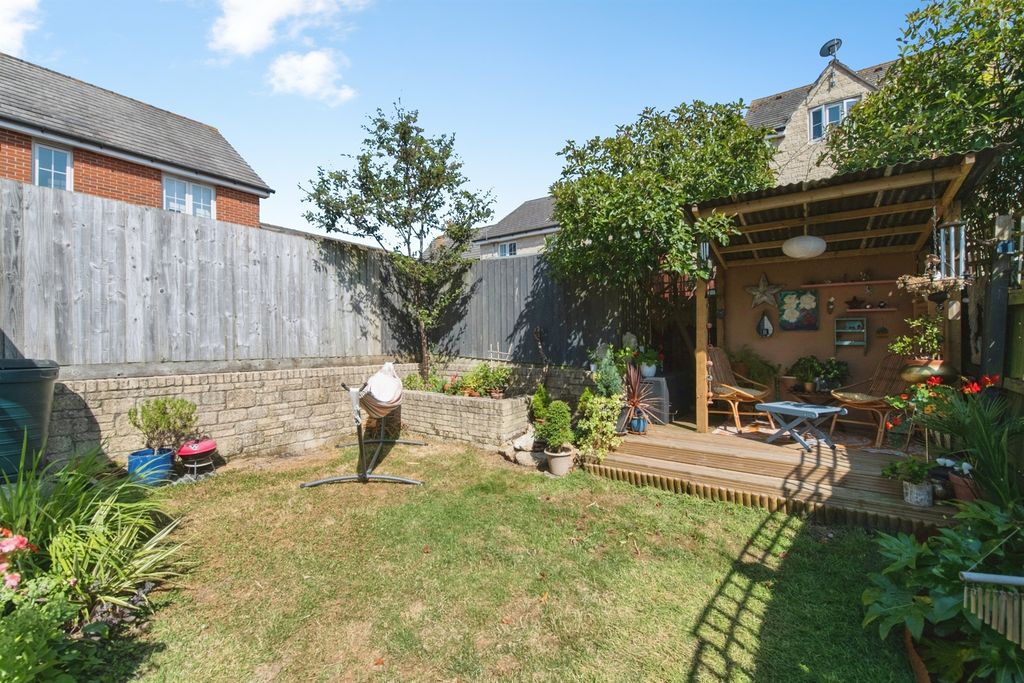 Property photo 2 of 19