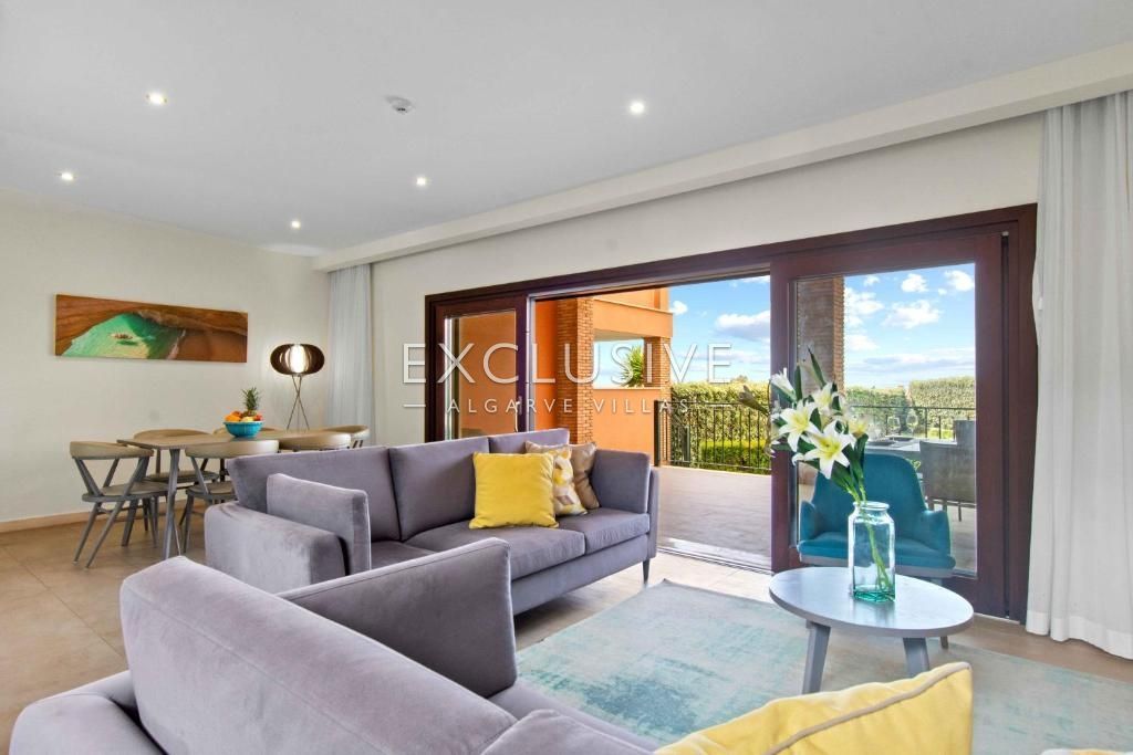 Property photo 2 of 25