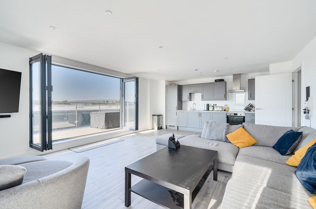 Property photo 1 of 12 1432061-22-69Bc10...