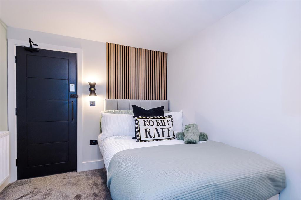 Property photo 1 of 17 459Rochdaleoldroad-HMO-131.Jpg