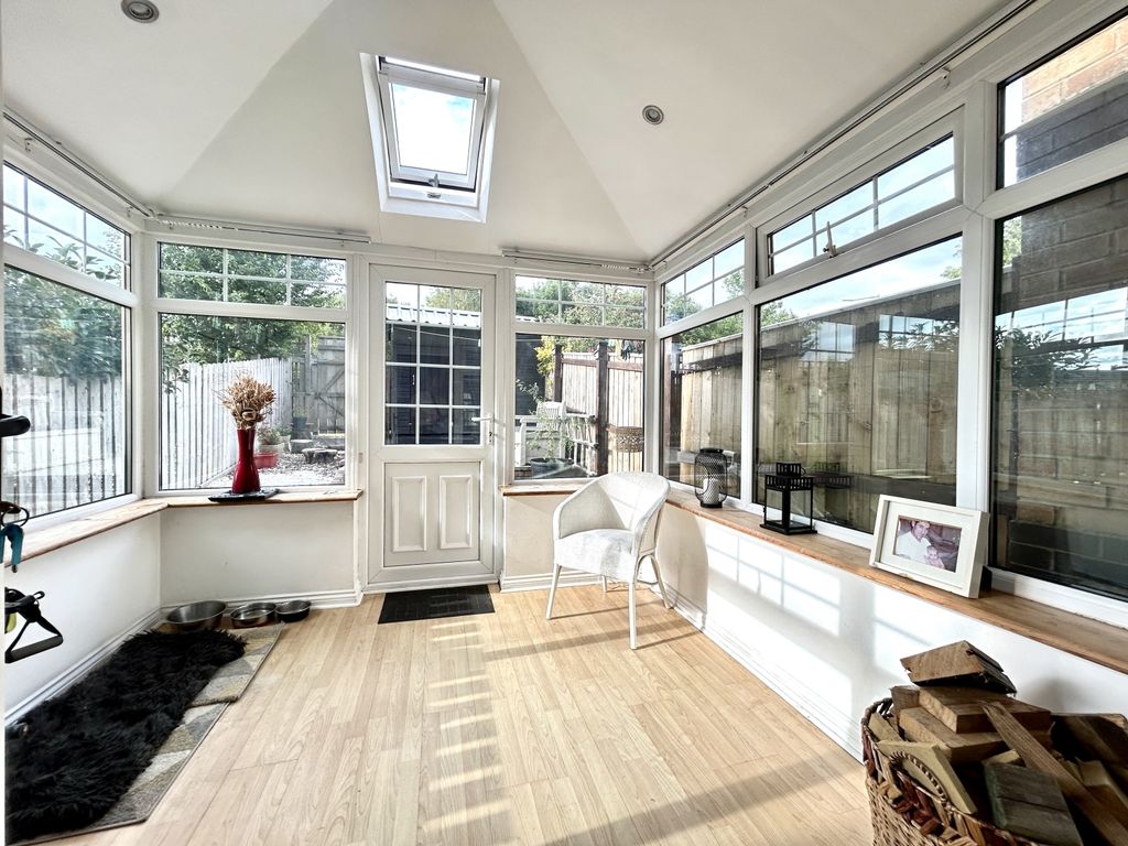 Property photo 3 of 11 Img_5503