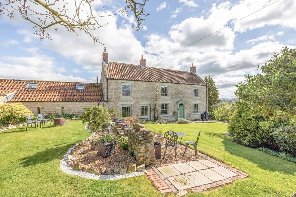 Property photo 3 of 33 Photo 3