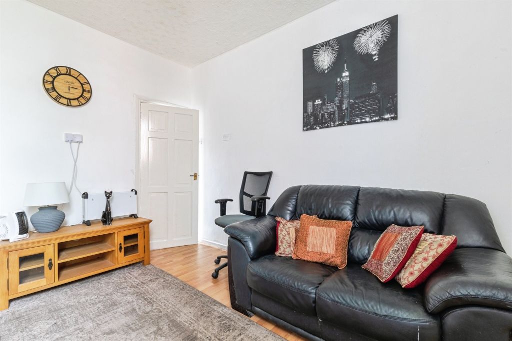 Property photo 3 of 12