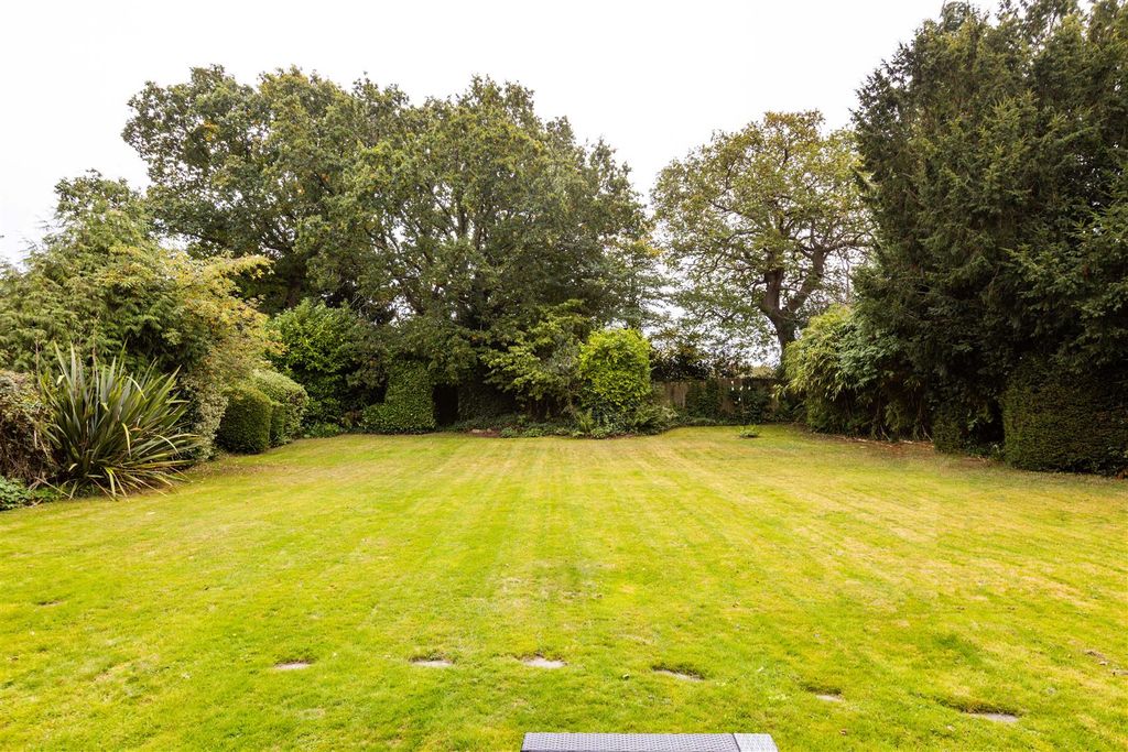 Additional image 9 of 6 bed detached house for saleFurzefield Road, Reigate RH2