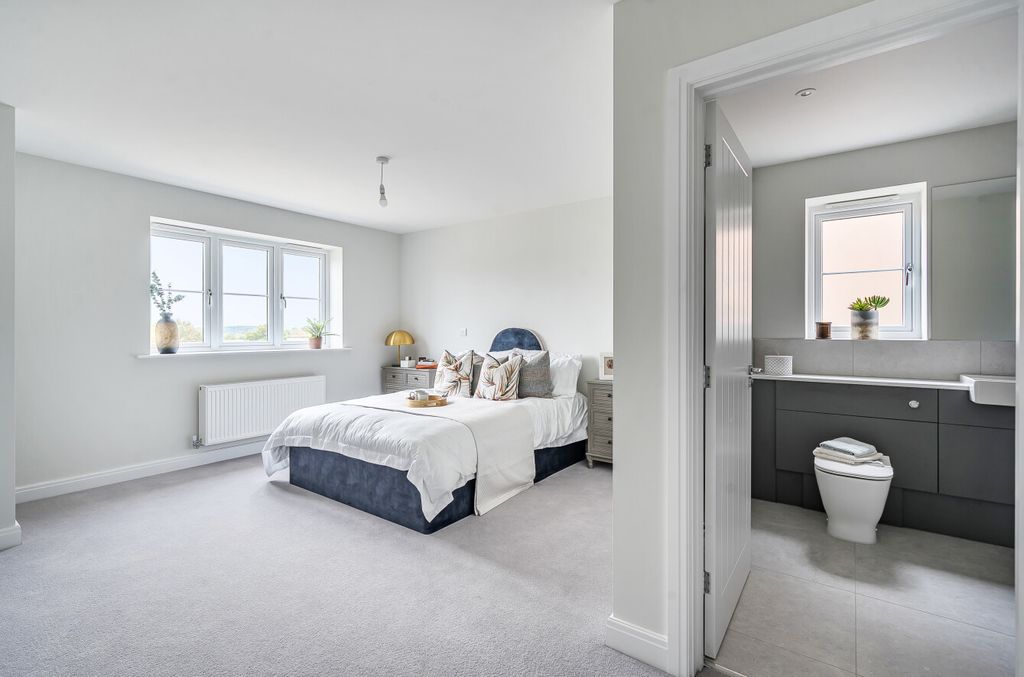 Additional image 6 of 4 bed detached house for saleHackney Way, Mortimer Common, Reading, Berkshire RG7