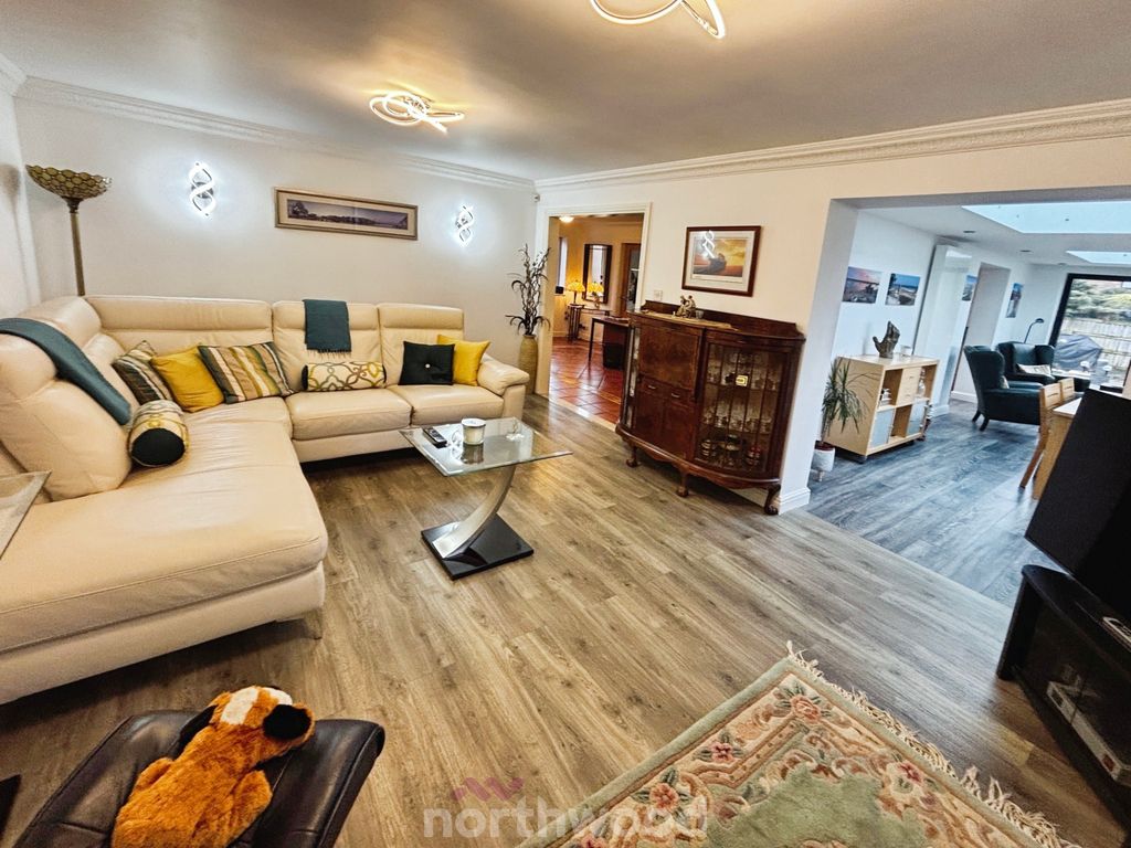 Property photo 2 of 38