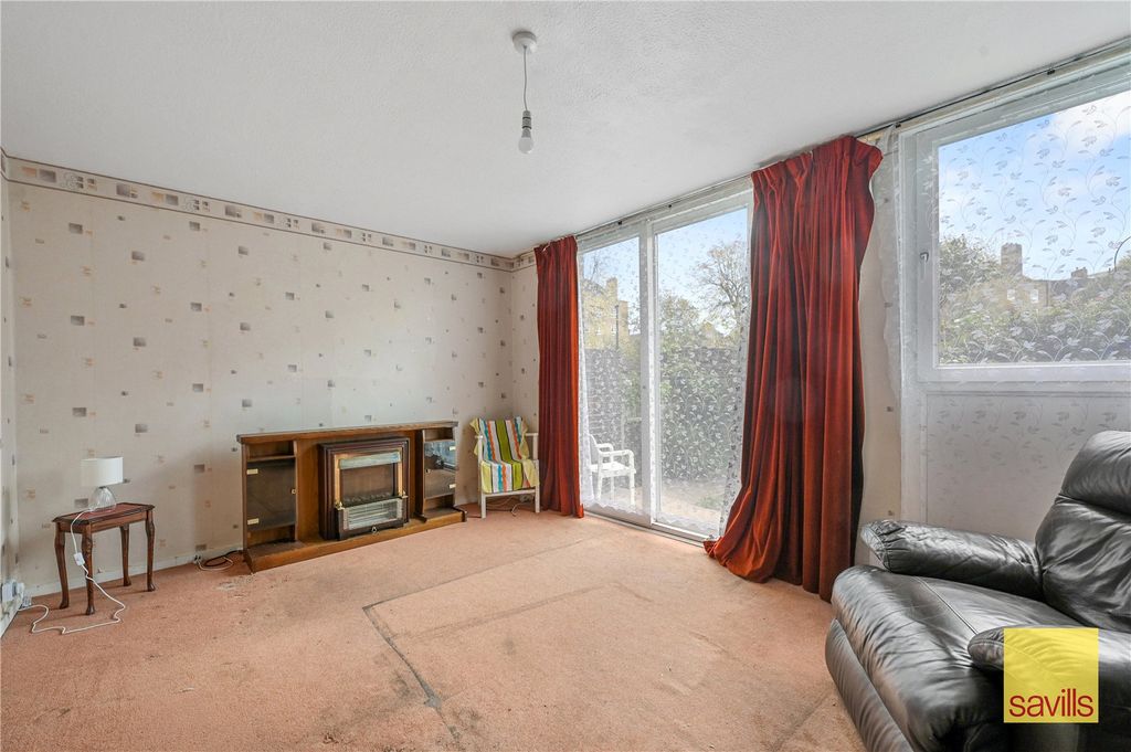 Property photo 3 of 8 Reception