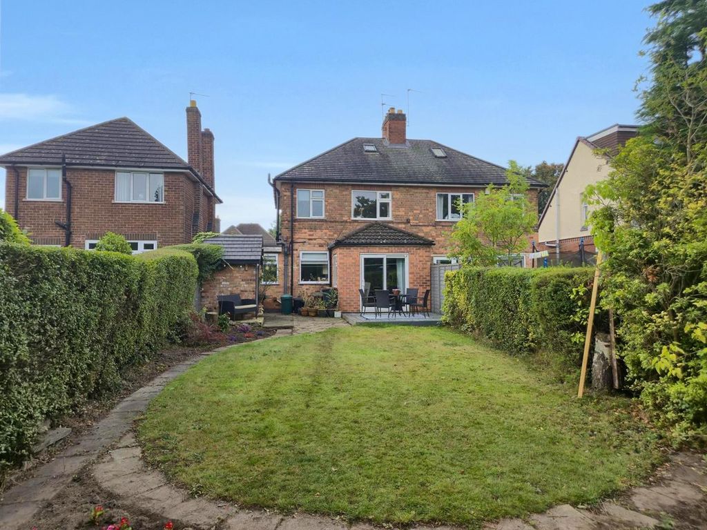 Property photo 2 of 22 Private Rear Garden
