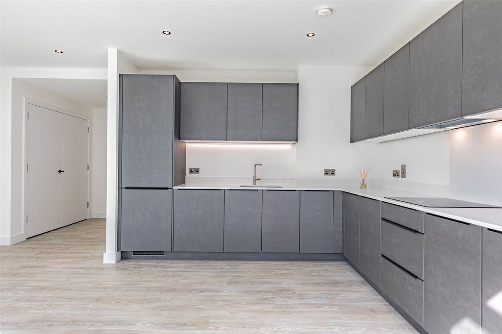 Property photo 2 of 13 Picture No. 25