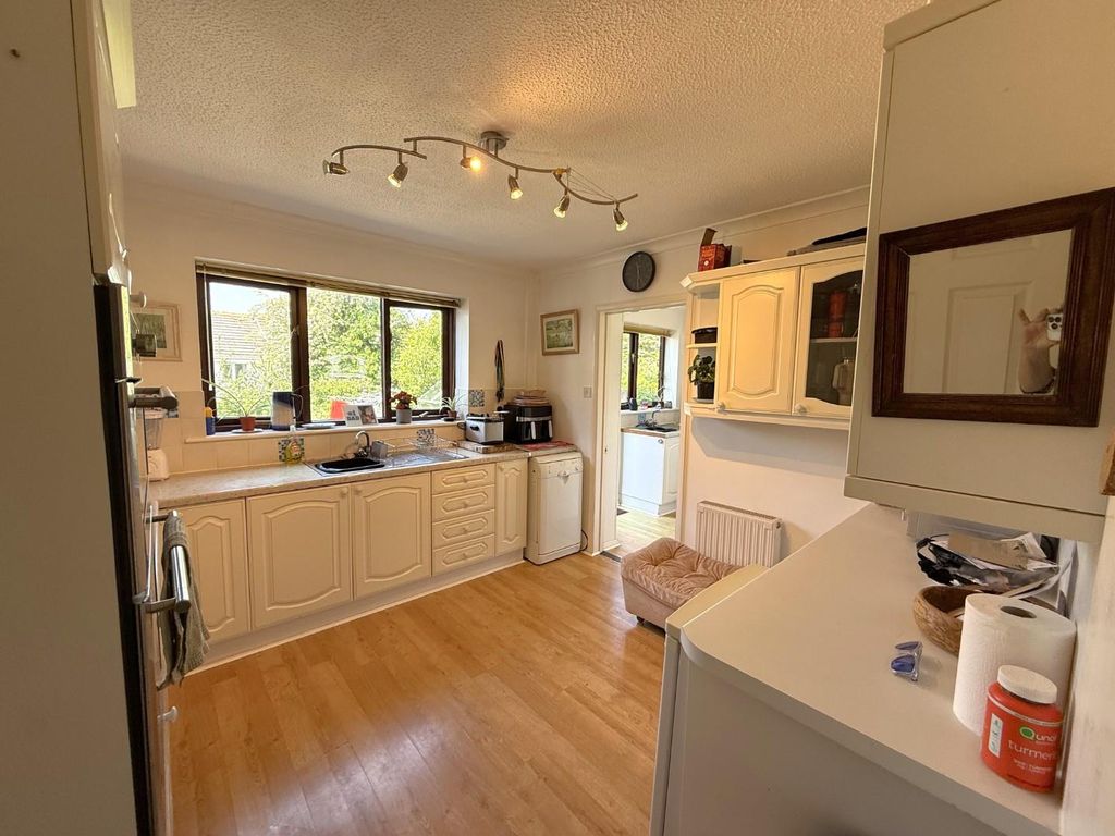 Property photo 2 of 18 Kitchen.Jpeg