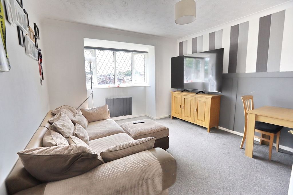 Property photo 3 of 12