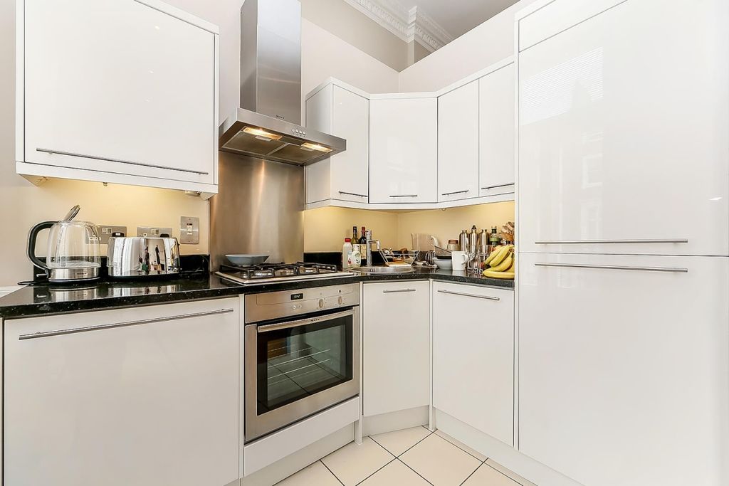 Property photo 2 of 5 Kitchen