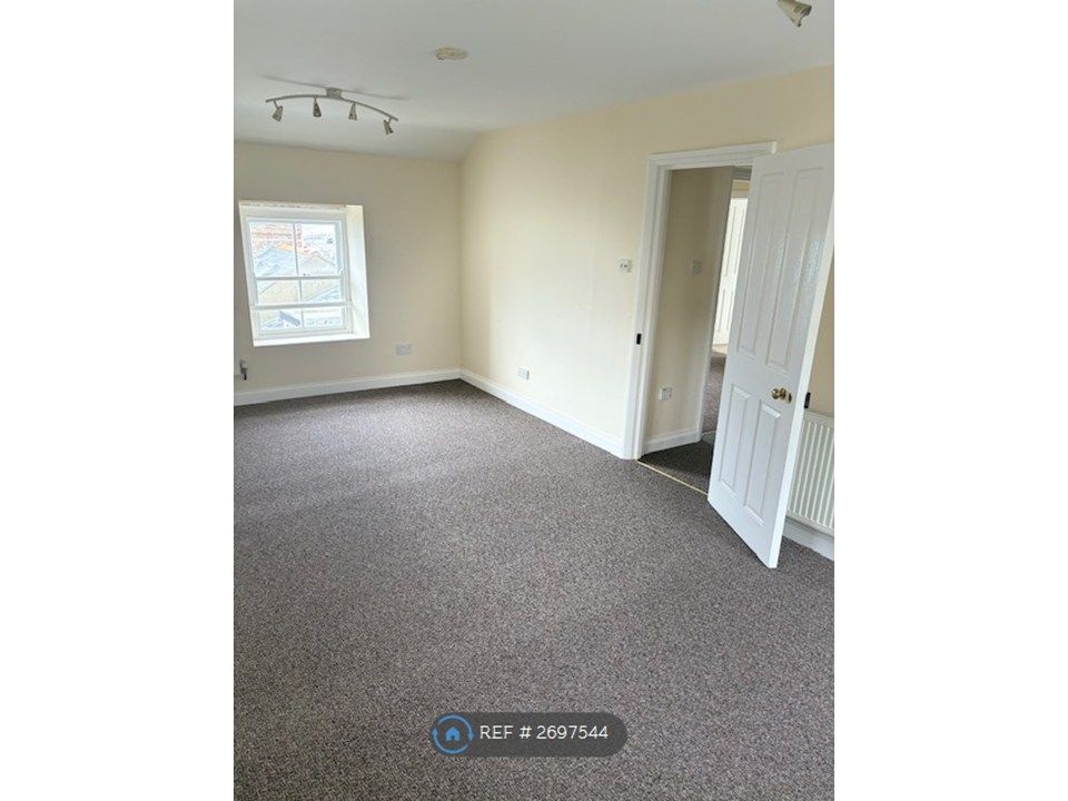 Property photo 1 of 14 Lounge