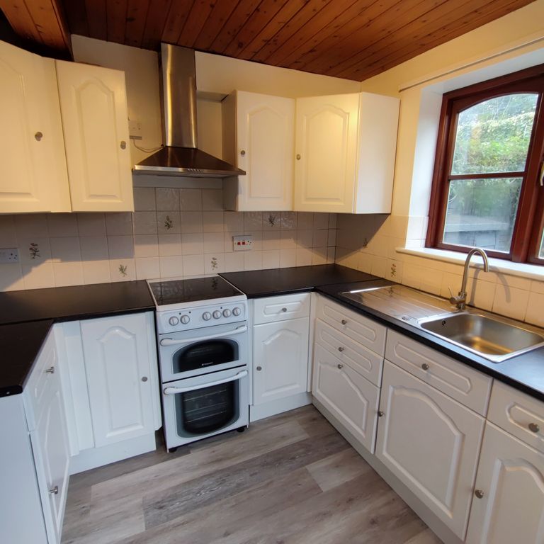 Property photo 2 of 13 Image