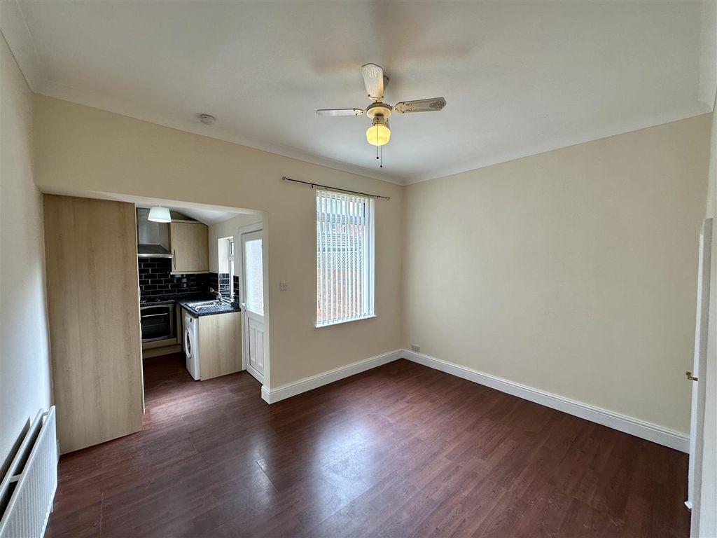 Property photo 3 of 7 Dining Room
