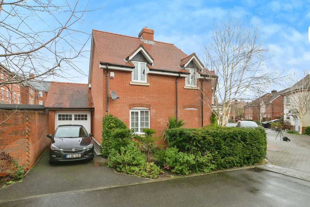 Property photo 2 of 17