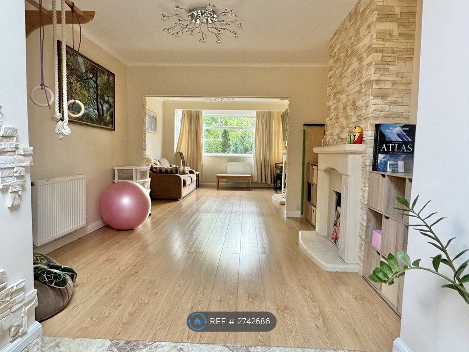 Property photo 2 of 18 Living Room